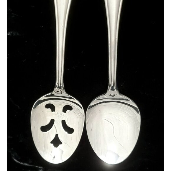 Oneida Rogers True Arbor Rose 2 Serving Spoons Stainless Solid Pierced Utensil - Picture 3 of 7
